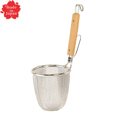18-8 Stainless Steel Wooden Handle Ramen Power Strainer, Round Bottom (8 Mesh) – Made in Japan
