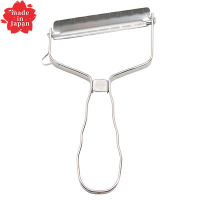 SELECT100 Stainless Steel T-Peeler – Comfortable Grip, Sharp Angled Blade – Made in Japan