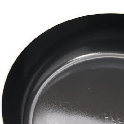 Iron Frying Pan Ajitatsujin 26cm – Silicone Coating, No Pre-Seasoning Required, Wooden Handle, Gas & IH Compatible Made in Japan