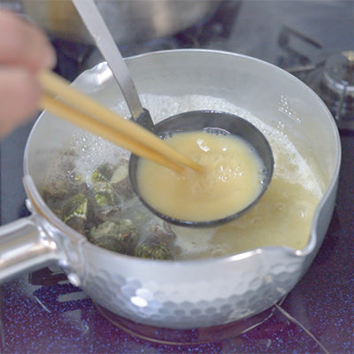 Nakao Aluminum Yukihira Pan – Shallow & Wide Base, Hammered Finish, Extra-Thick 3mm For Gas Stoves Only – Made in Japan