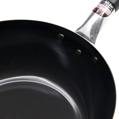 Iron Stir-Fry Ajitatsujin 20-28cm – Silicone Coating, No Pre-Seasoning Required, Wooden Handle, Gas &amp; IH Compatible　Made in Japan
